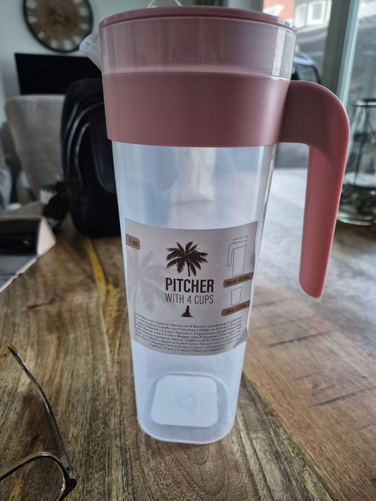 Roze kunststof schenkkan 1.4L met 4 bekers - Nieuw, Ophalen of Verzenden, Nieuw, Kunststof, Roze