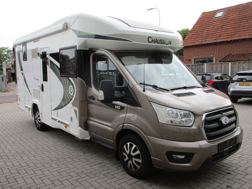 Chausson 640 Anniversary Titanium uitvoering / automaat, Caravans en Kamperen, Campers, Automaat, Ford, 6 tot 7 meter, Diesel