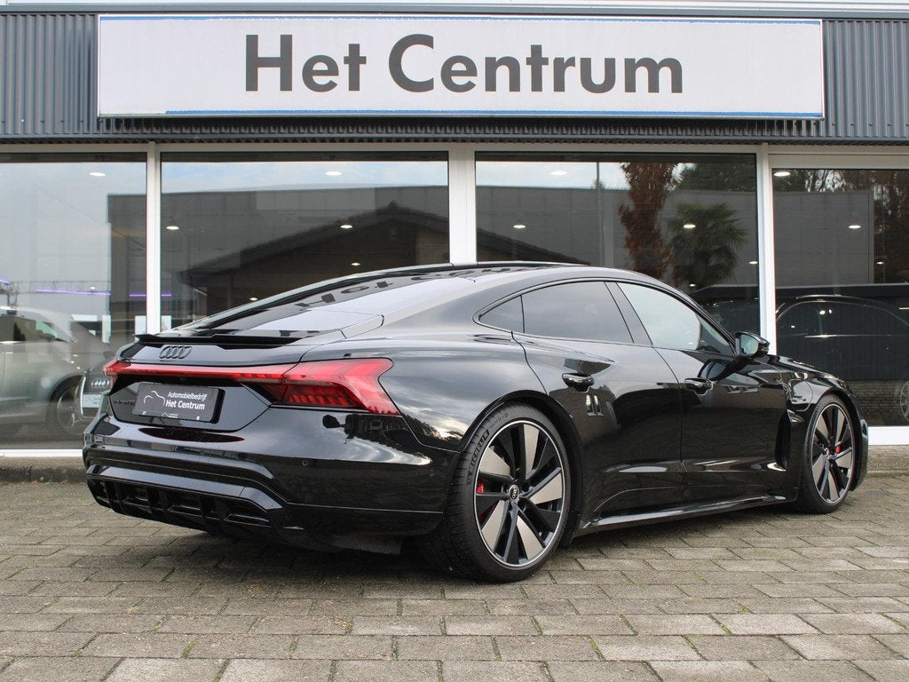 Audi E-Tron GT 93 kWh 350KW 476PK / Luchtvering / B&O / HUD, Auto's, Audi, Automaat, 479 km, Zwart, E-tron GT