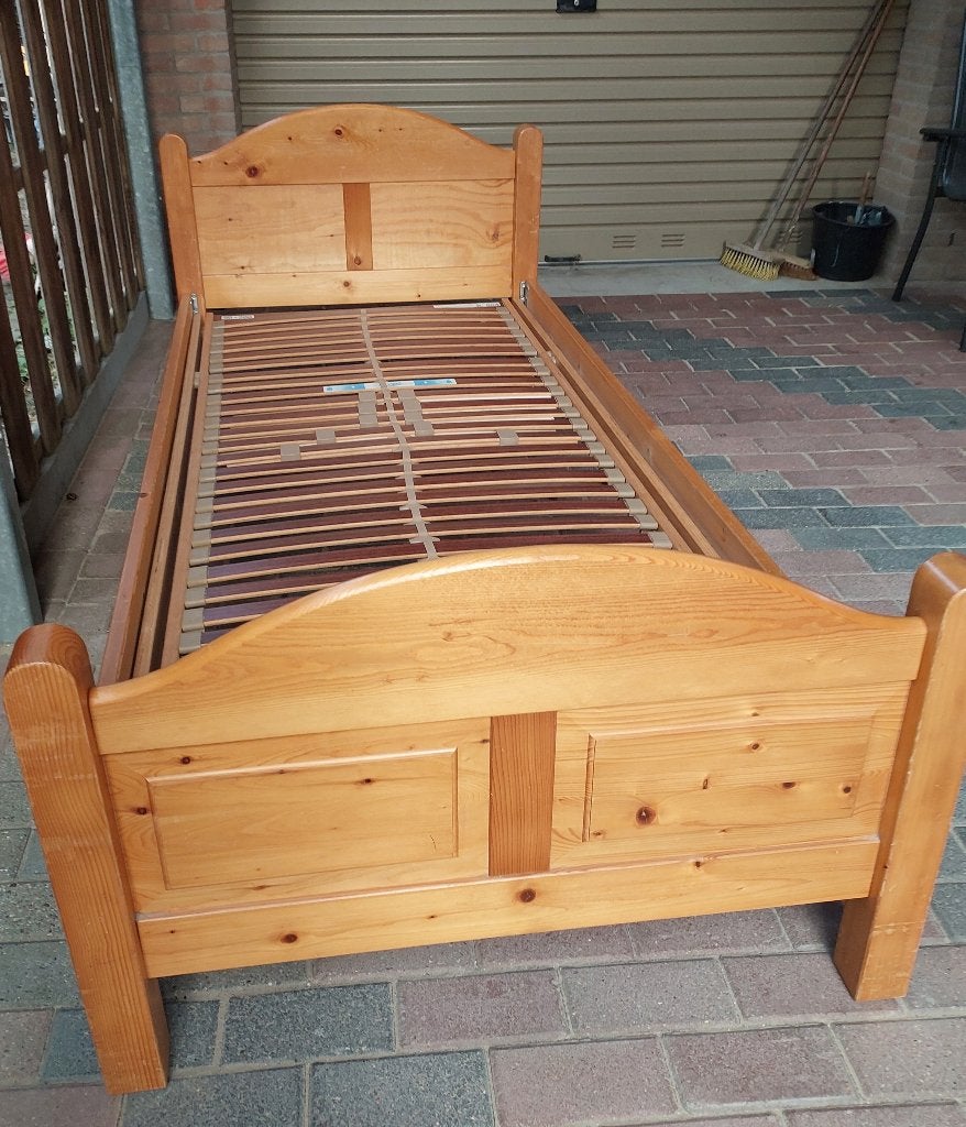Eenpersoons grenen bed, Ophalen, Gebruikt, 90 cm, Eenpersoons