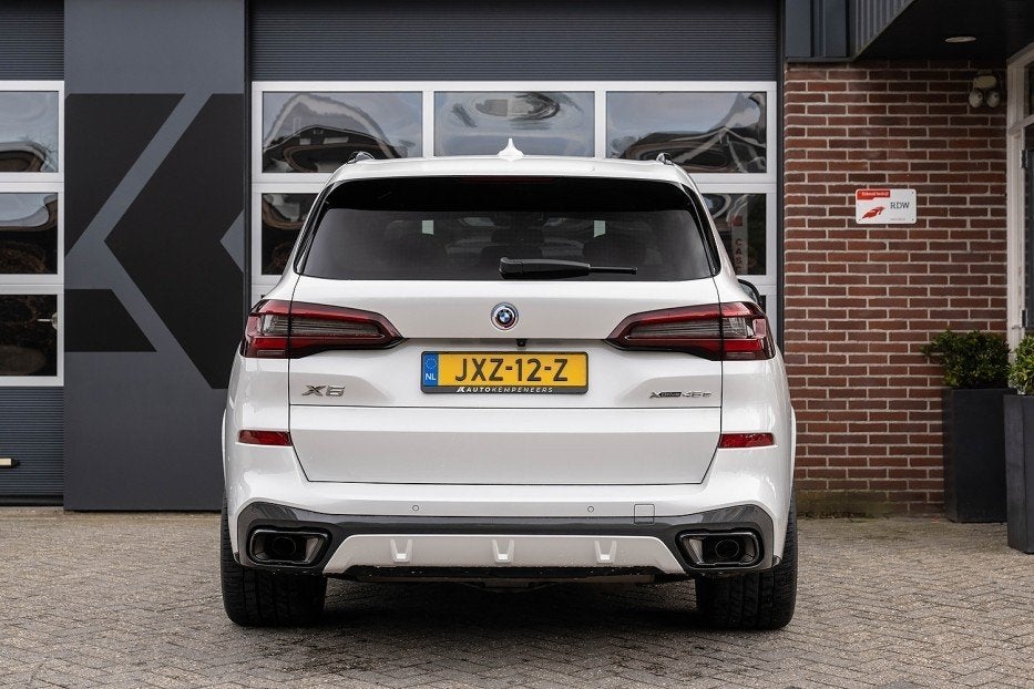 BMW X5 xDrive45e M-Sport | Panorama | Harman/Kardon | Head-U, Gebruikt, X5, 394 pk, Wit