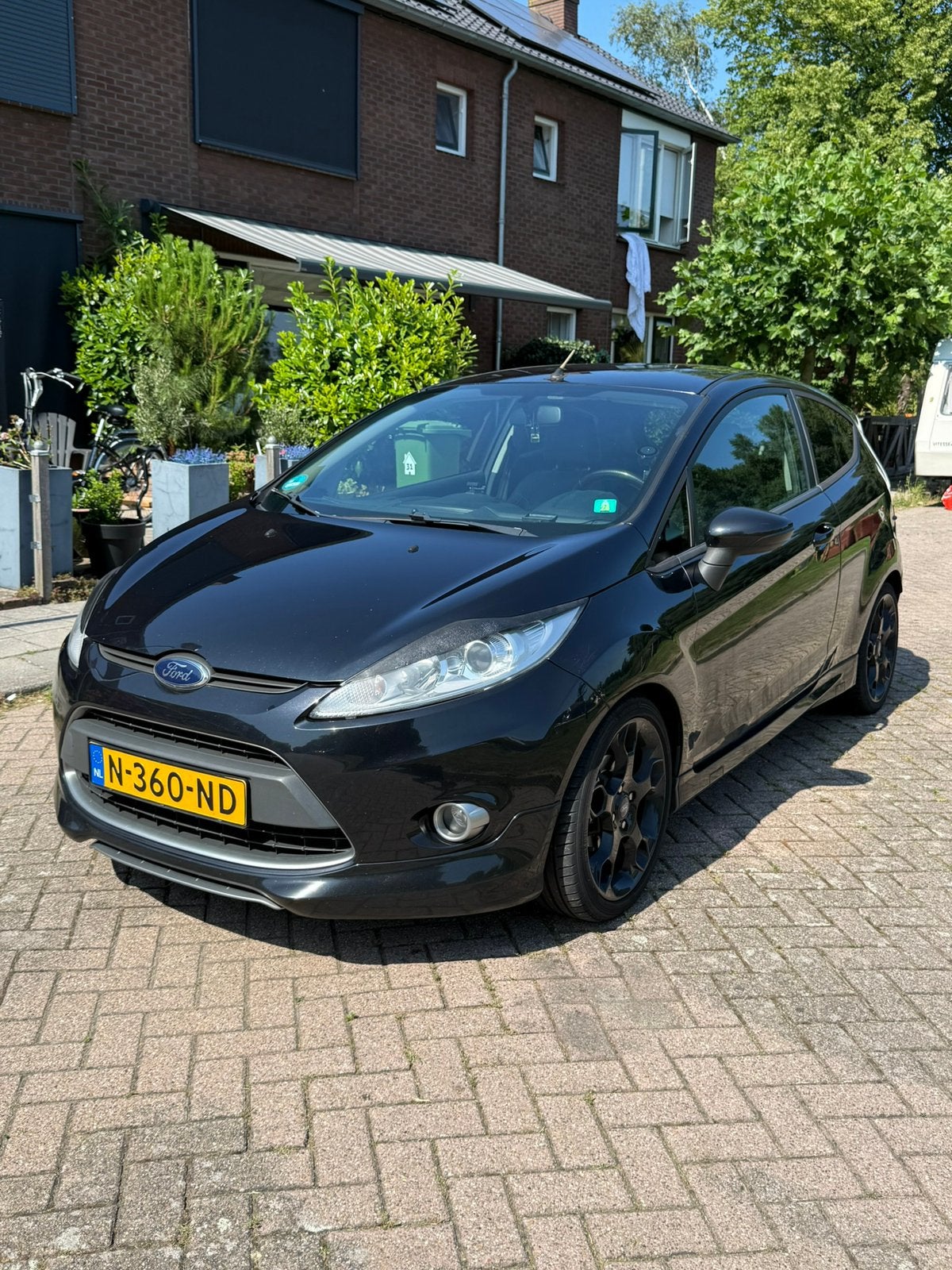 Ford Fiesta 1.6 Metal 135 PK|Leer|17”|HUD| Nieuwe startmotor, Auto's, 135 pk, 4 cilinders, Zwart, Leder