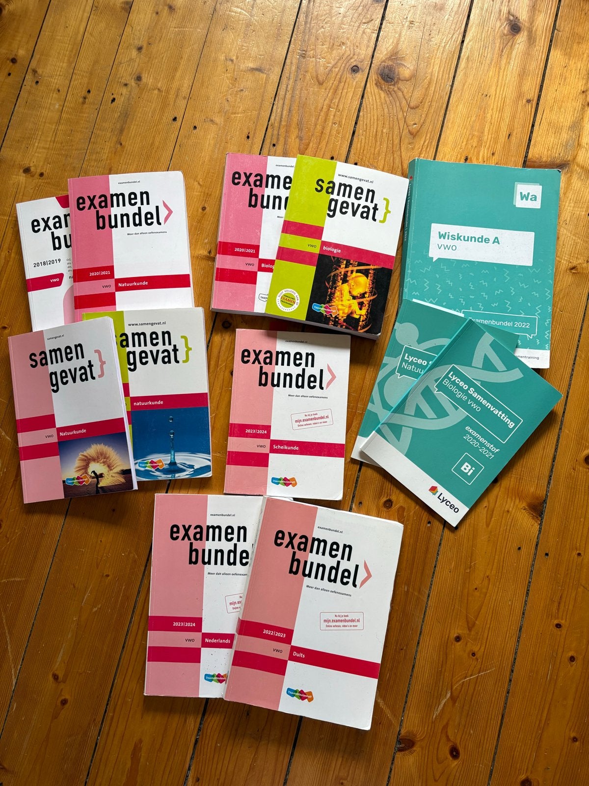 Examenbundels VWO (Natuur, Bio, Scheikunde, Wisk A, Du, Nl), Ophalen, Nieuw, VWO, Biologie