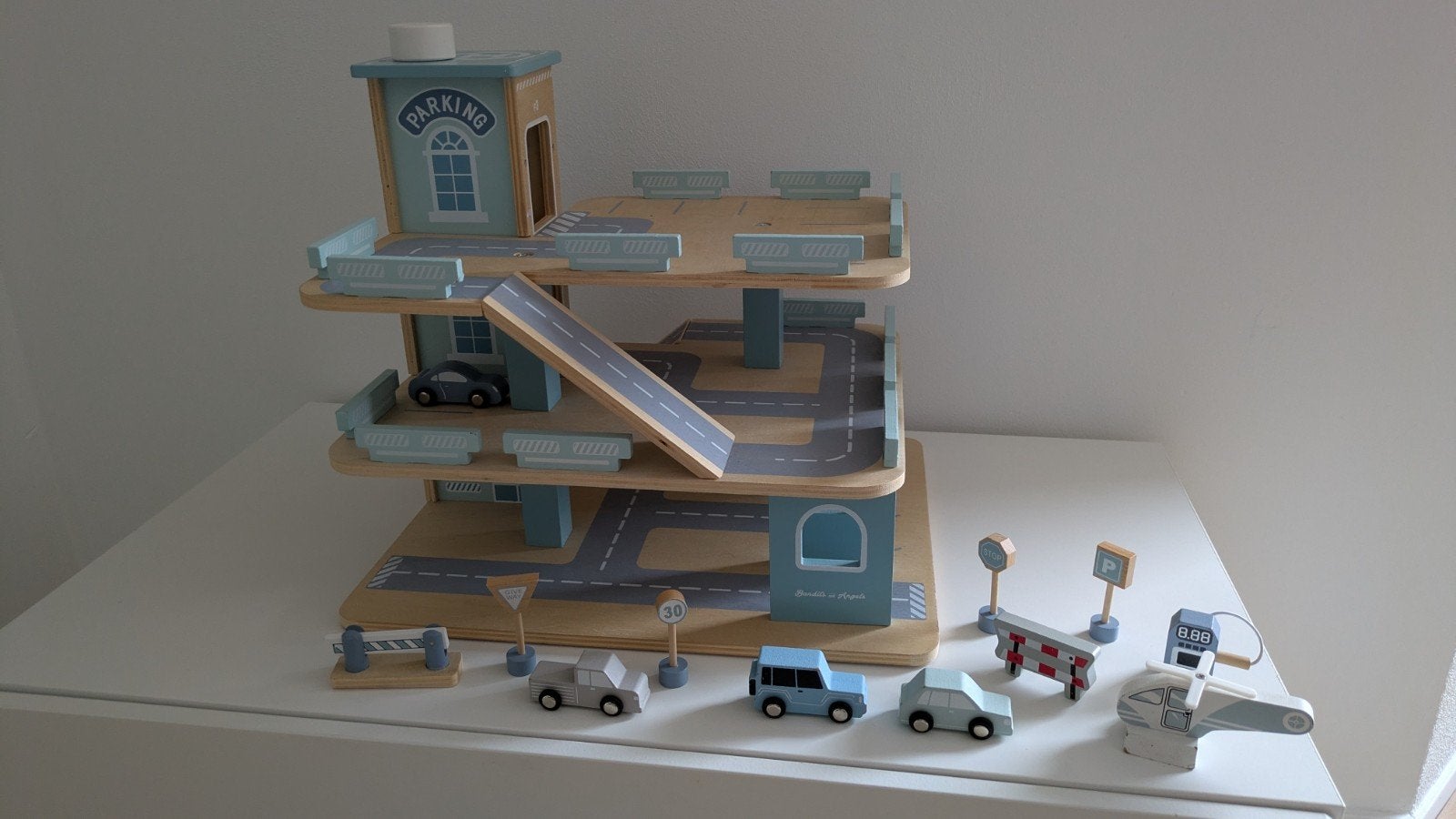Houten parkeergarage Bandits and Angels, Ophalen of Verzenden, Zo goed als nieuw