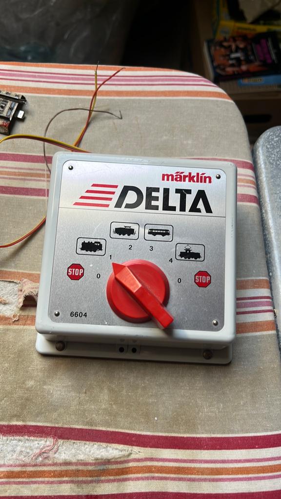 Te koop Delta regelaar van marklin 6604, Wisselstroom, Locomotief, Ophalen of Verzenden, Zo goed als nieuw