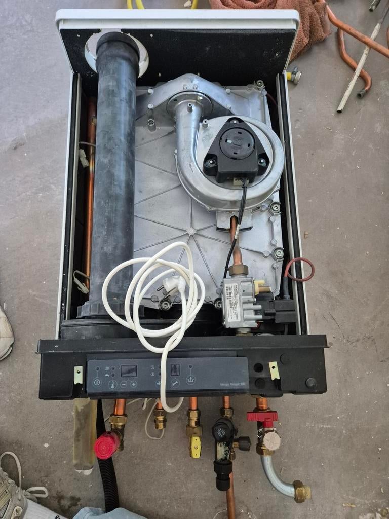 Intergas cv ketel kombi kompact hre 28/24, Doe-het-zelf en Verbouw, Verwarming en Radiatoren, Ophalen