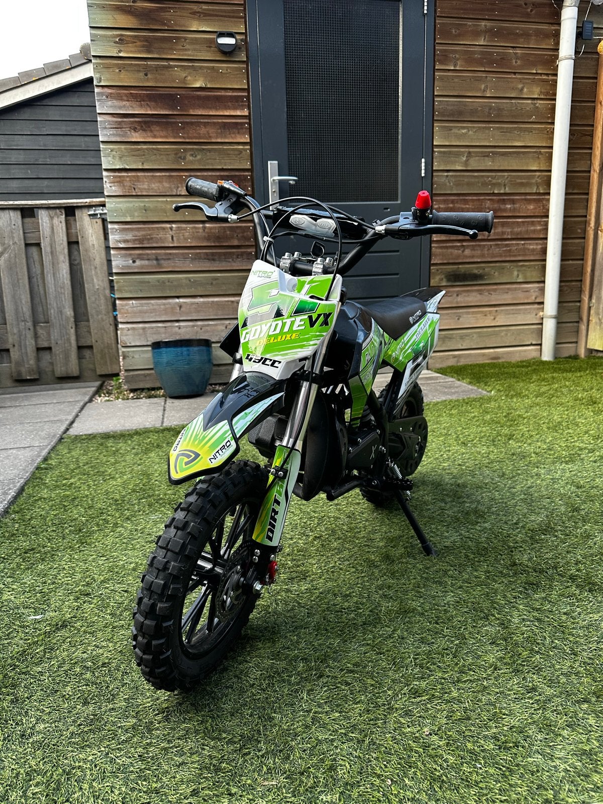 Nitro Motors Coyote 49cc Dirtbike - Zo goed als nieuw, Fietsen en Brommers, Ophalen, Zo goed als nieuw, Schijfrem, Dirtbike
