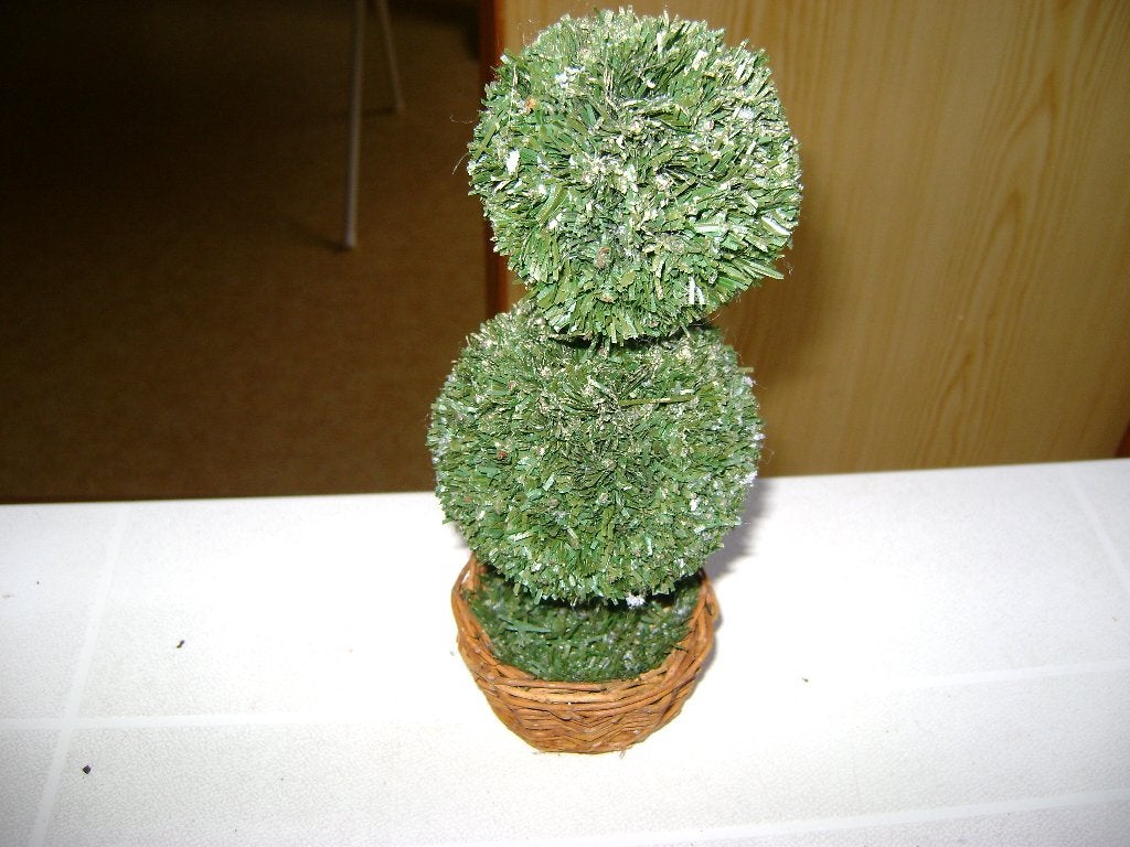 kunst bonsai boompje van 23 cm in rieten mandje, Natuurlijk materiaal, Groen, Kunstplant, Ophalen of Verzenden