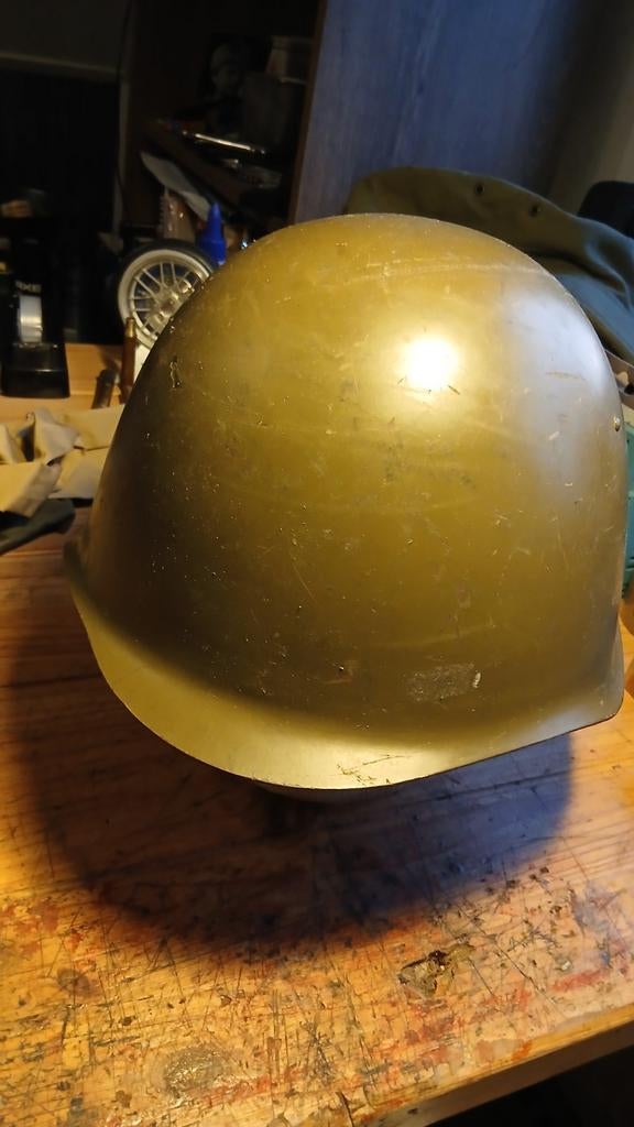 Bulgaarse/Russische Militaire Helm - Gebruikt, Ophalen of Verzenden