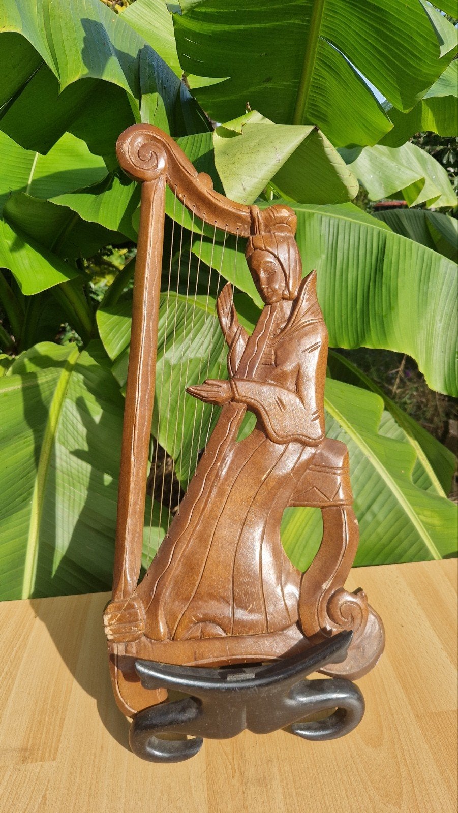 Houten sculptuur van vrouw met harp - 57x26cm, Handgemaakt, Beeld, Hout, Bruin