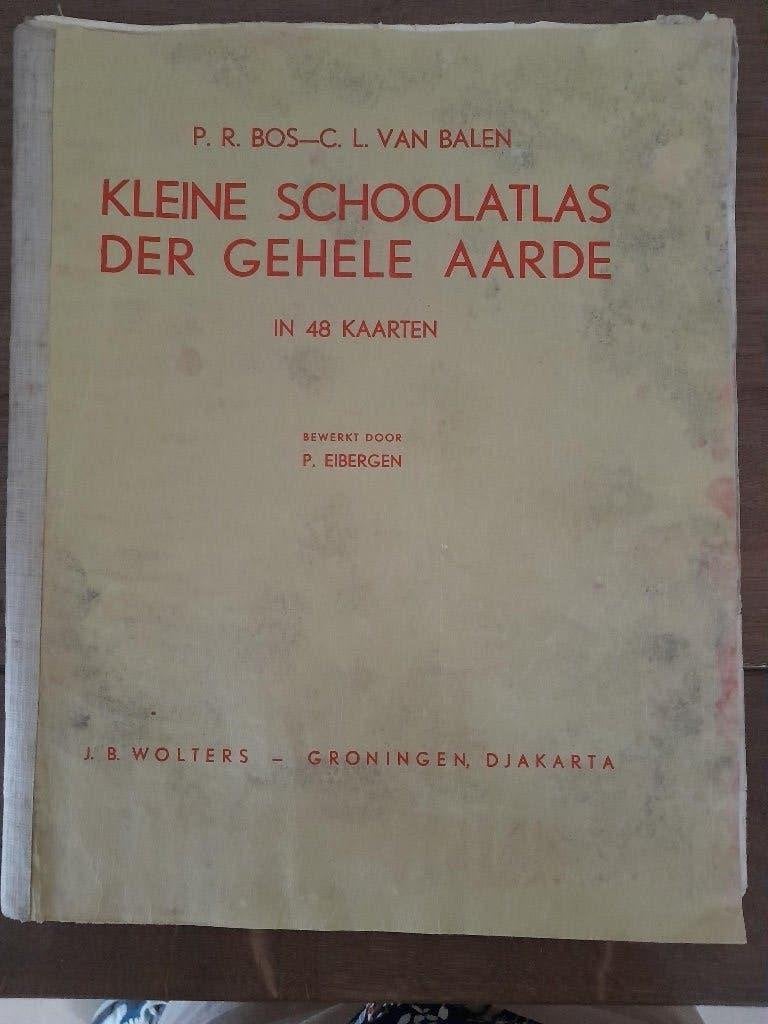 Kleine schoolatlas der gehele aarde. 1953, Gelezen, Ophalen of Verzenden, 1800 tot 2000, Wereld
