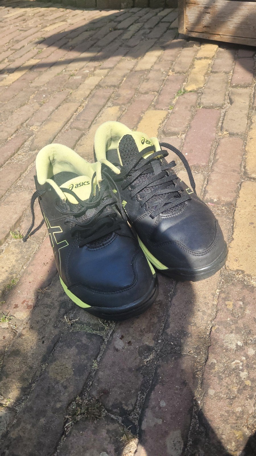 ASICS buitenschoenen veld korfbal maat 40, Ophalen of Verzenden, Zo goed als nieuw, Korf of Paal