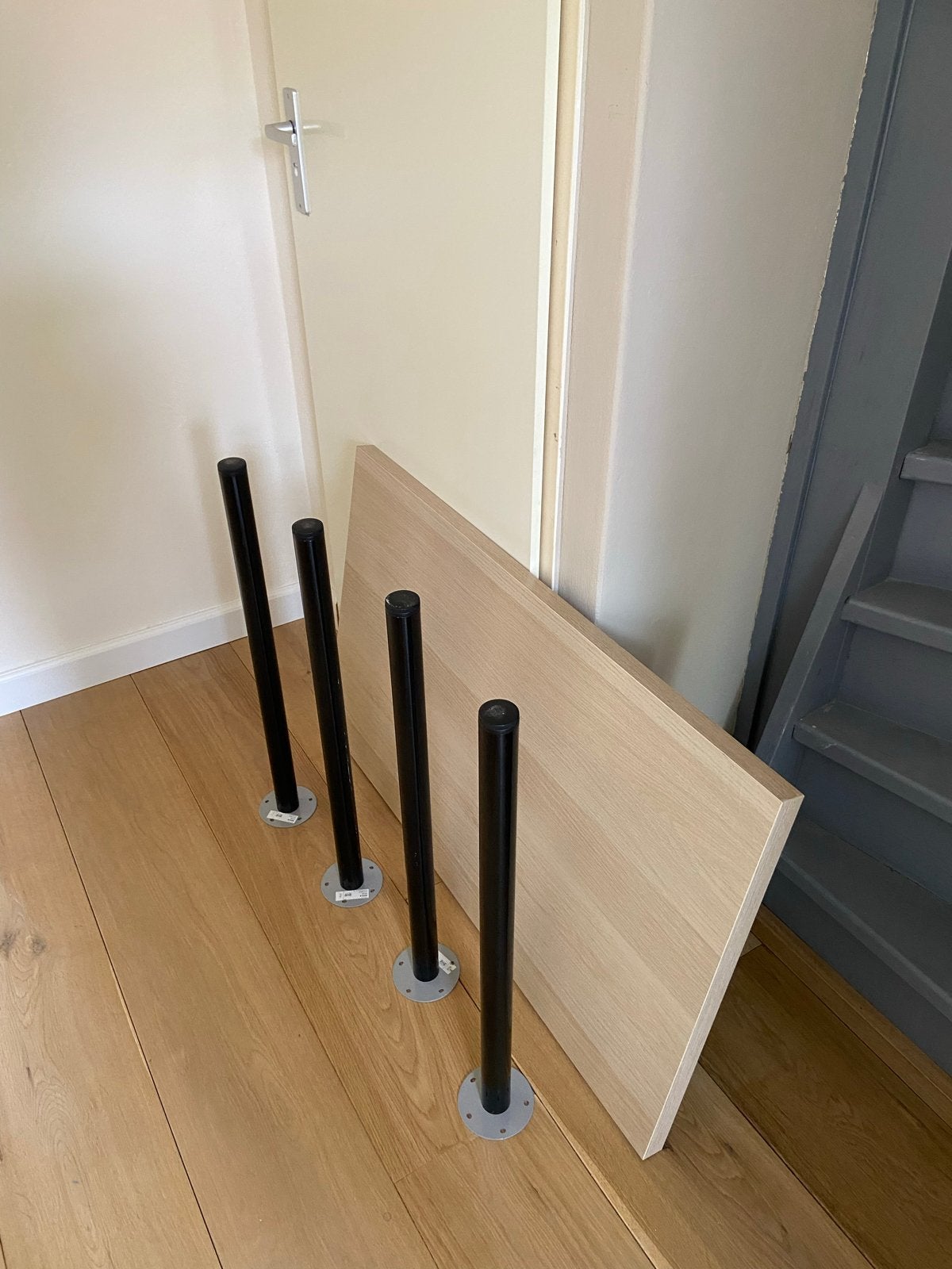 IKEA bureau / tafel met zwart onderstel, Ophalen, Demontabel, Gebruikt, Spaanplaat of MDF