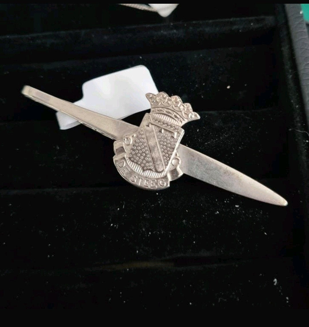 Zilveren 925 dasspeld met wapen van De Steeg. 10 gram. 7,4 c, Ophalen of Verzenden, Zilver