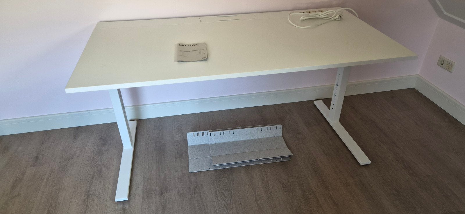 Ikea Mittzon bureau, Ophalen, 160 cm, Metaal, In hoogte verstelbaar
