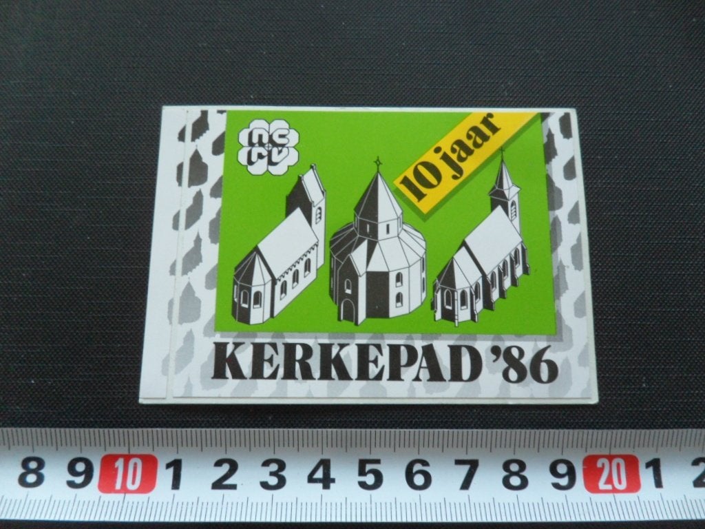 sticker omroep NCRV kerkepad 1986 - 10 jaar, Ophalen of Verzenden, Zo goed als nieuw