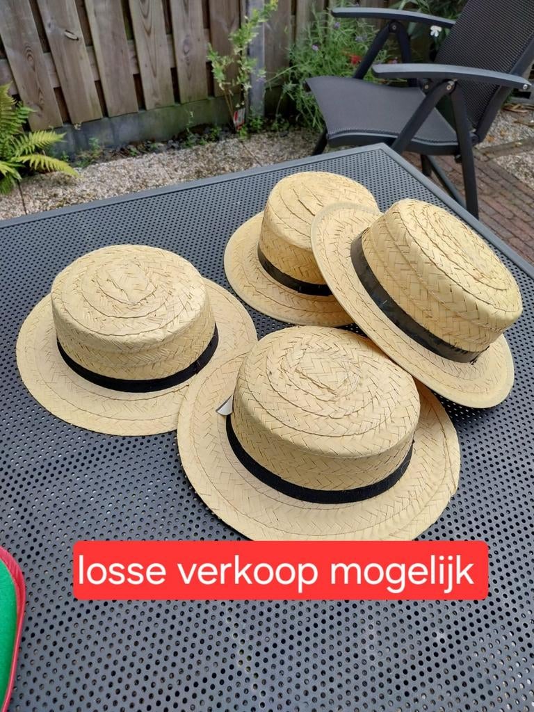 6x Lou Bandy hoed / strohoed met zwarte band, Nieuw, Overige maten, Ophalen of Verzenden, Overige thema's