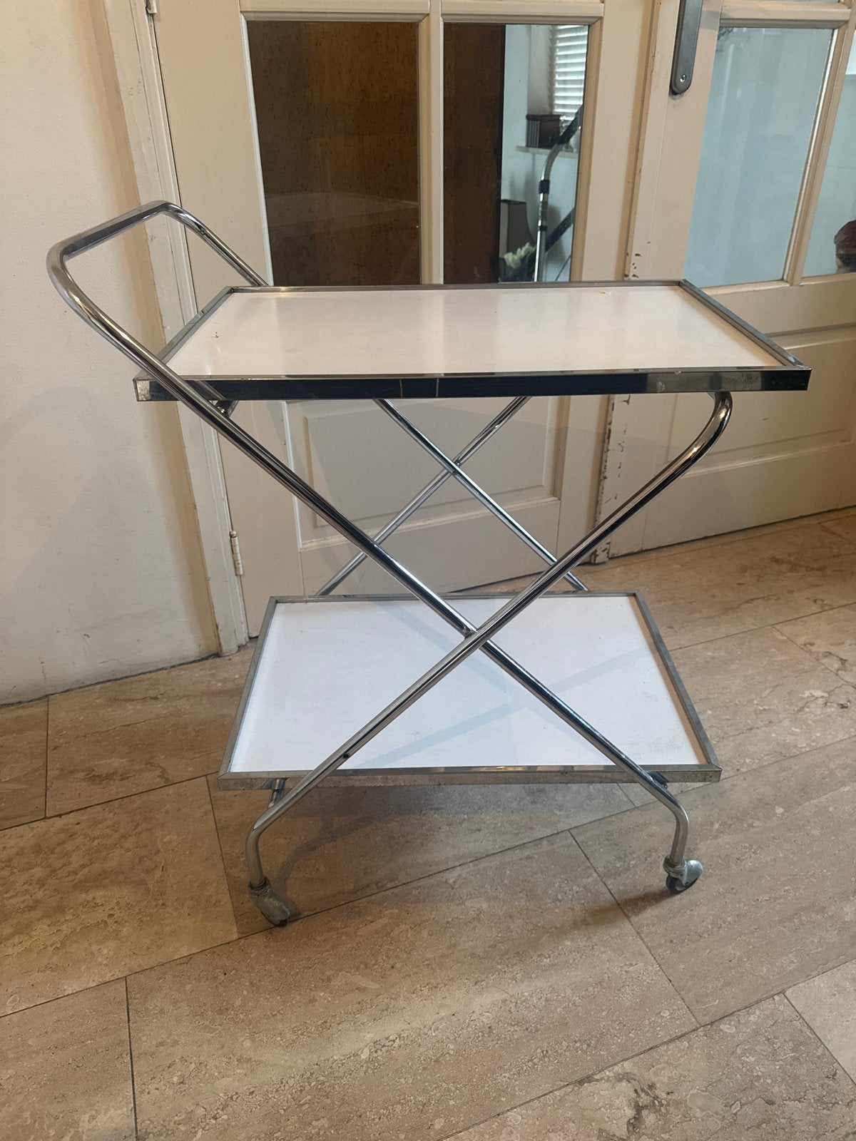 Vintage serveerwagen chroom met wit, Huis en Inrichting, Gebruikt, Metaal of Aluminium, 60 cm of meer, Rechthoekig