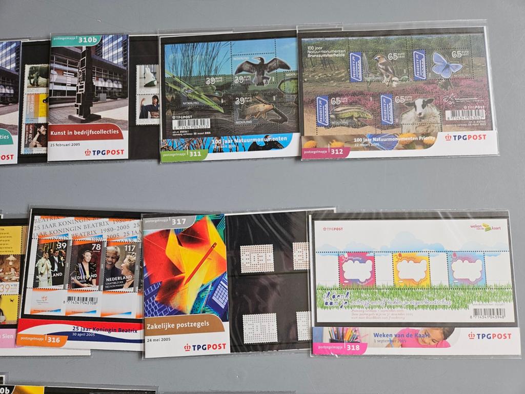 Postzegelmapjes jaar 2005 compleet zie beschrijving, Postzegels en Munten, Ophalen of Verzenden, Na 1940, Postfris