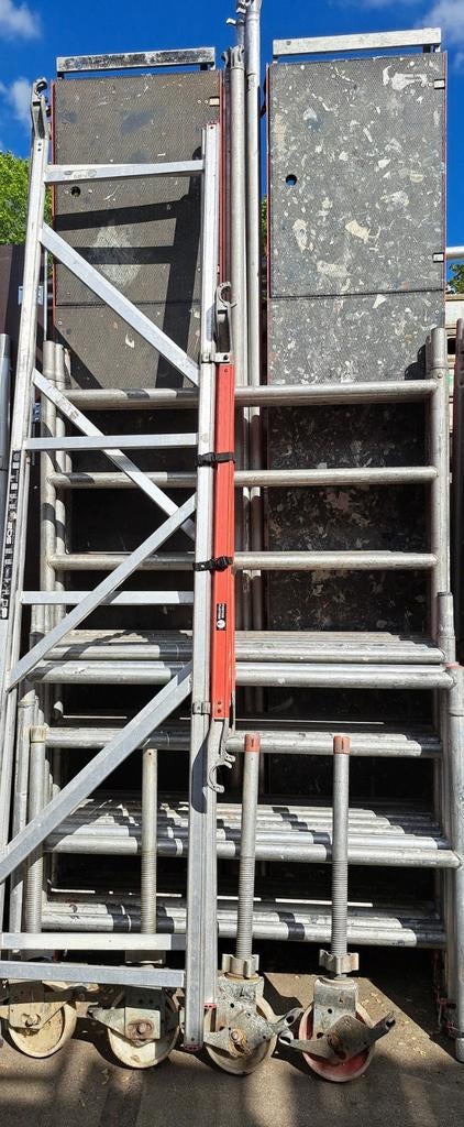 Te koop aluminium altrex werkhoogte 7.20 mtr Fiberdecks, Altrex, Ophalen of Verzenden, Rolsteiger of Kamersteiger, 5 meter of hoger
