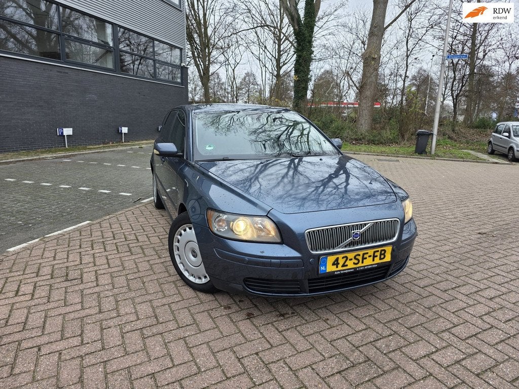 Volvo V50 2.4 Kinetic Automaat Airco, Auto's, 700 kg, Blauw, 2435 cc, Onderhoudsboekje