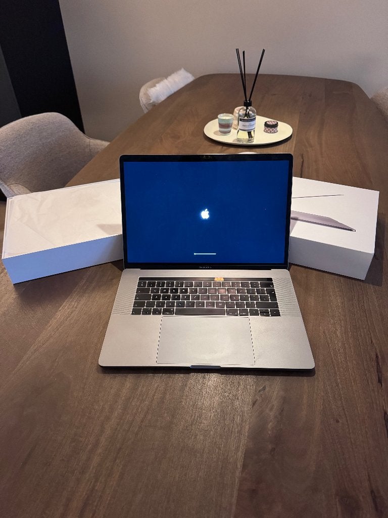 MacBook Pro 15 inch 2019 i7 16GB 256GB + doos, Gebruikt, 256 GB, 2 tot 3 Ghz, 16 GB