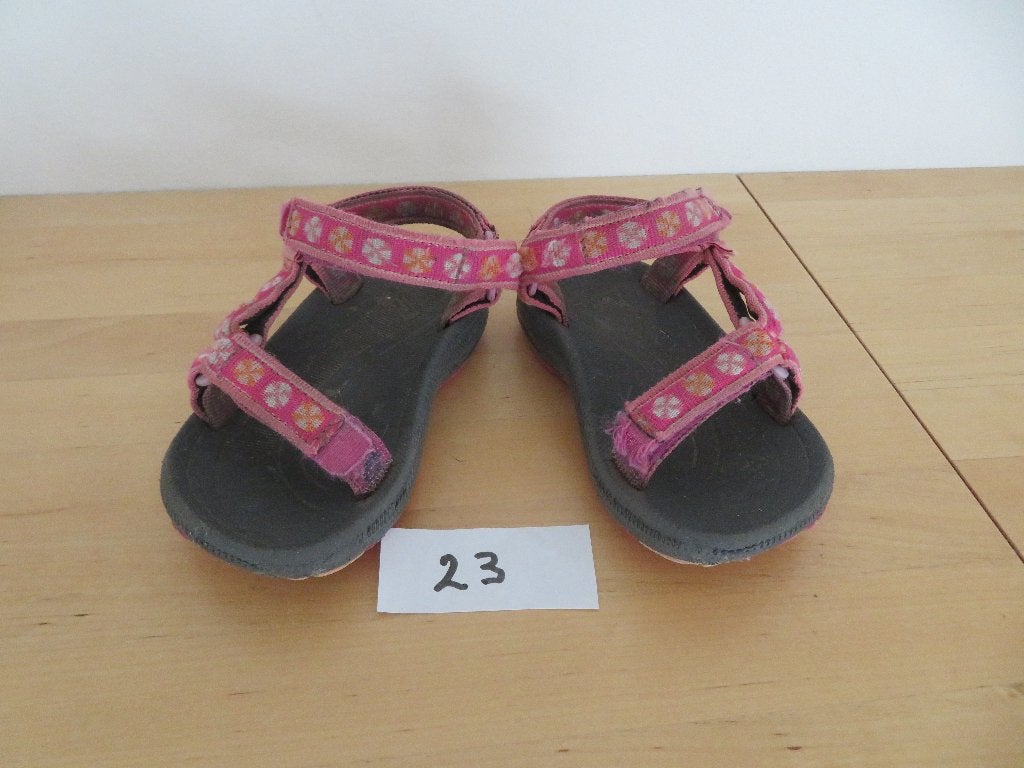 teva's maat 23  lengte voetbed 15 cm, Gebruikt, Meisje, Schoenen, Teva