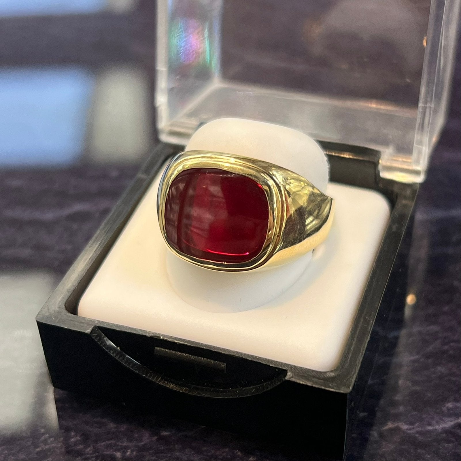 14k gouden ring robijn zegelring rood, Ophalen of Verzenden, Zo goed als nieuw, Goud, Dame