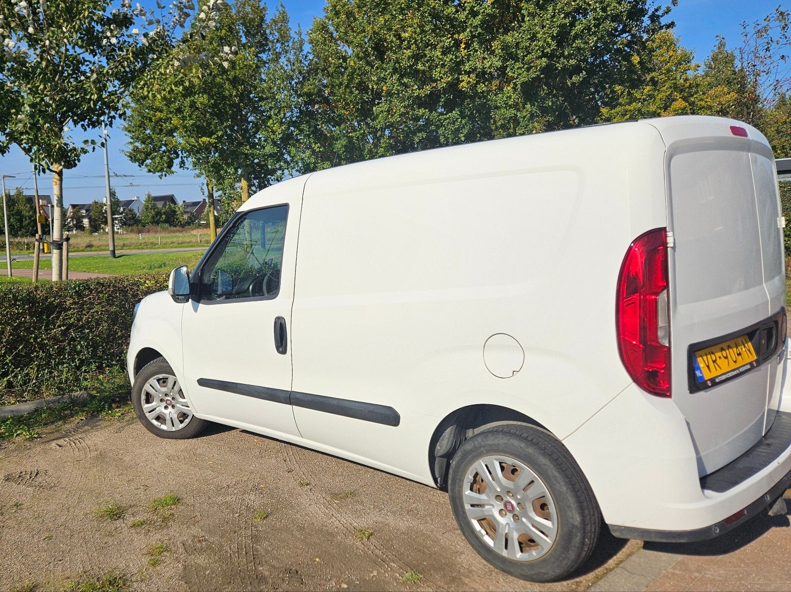 Fiat Doblo Cargo 1.3 MJ 16V 90pk 2015, Voorwielaandrijving, Euro 5, Stof, Zwart