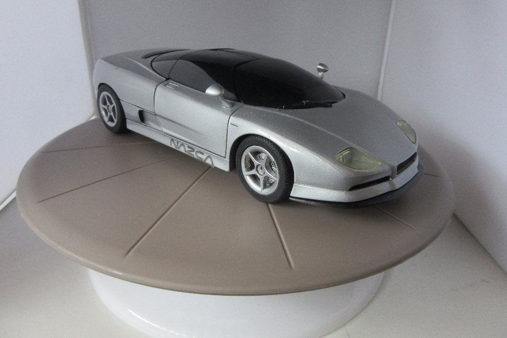 Bmw Nasca M12 1;18, Hobby en Vrije tijd, Modelauto's | 1:18, Ophalen of Verzenden, Zo goed als nieuw, Auto, Revell