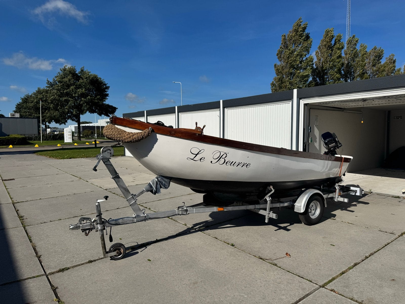 Mooie klassieke sloep met buitenboordmotor en trailer, Watersport en Boten, Benzine, Overige merken, Gebruikt, Buitenboordmotor