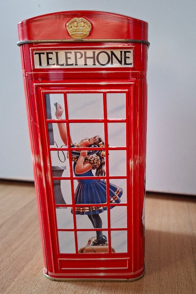 Churchill's Confectionery spaarpot telefooncel jongen meisje, Ophalen of Verzenden, Gebruikt, Metaal of Blik, Overige thema's