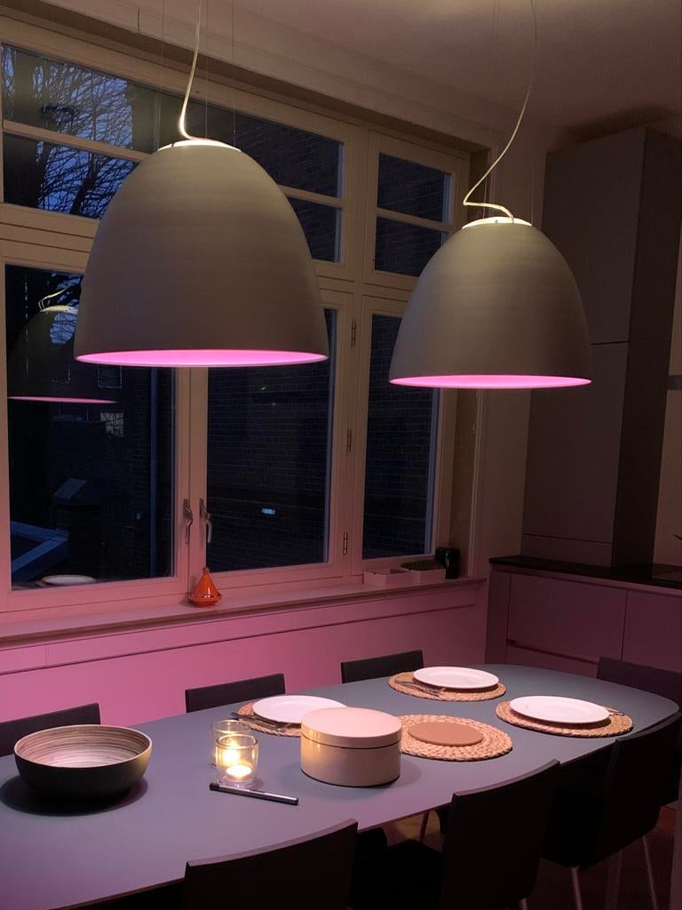 Twee Artemide Nur hanglampen met kleurfilter, Ophalen, Zo goed als nieuw, Metaal, 50 tot 75 cm