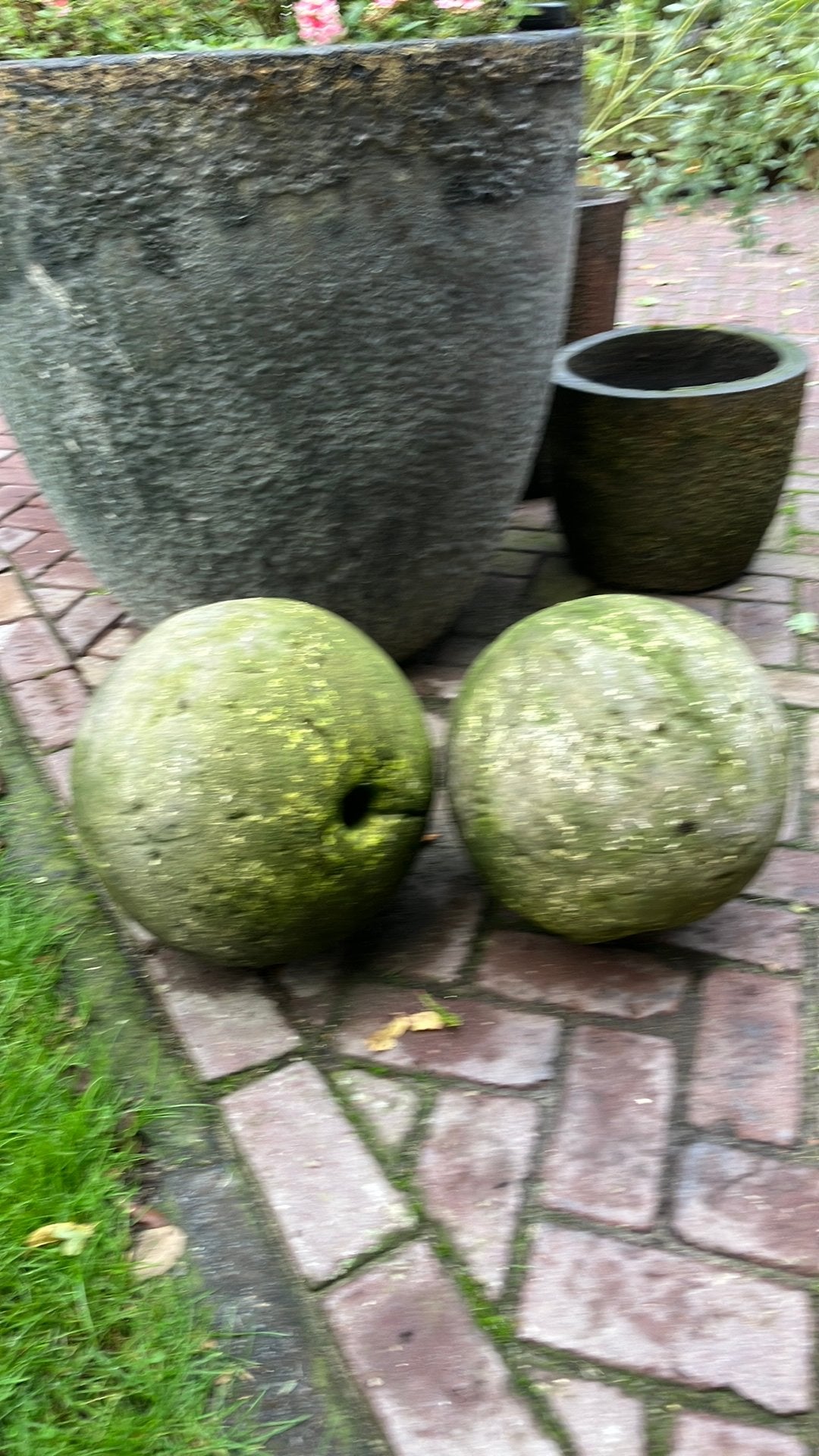 2 bentheimer bollen .van echt zandsteen, Ophalen of Verzenden, Zo goed als nieuw, Overige typen