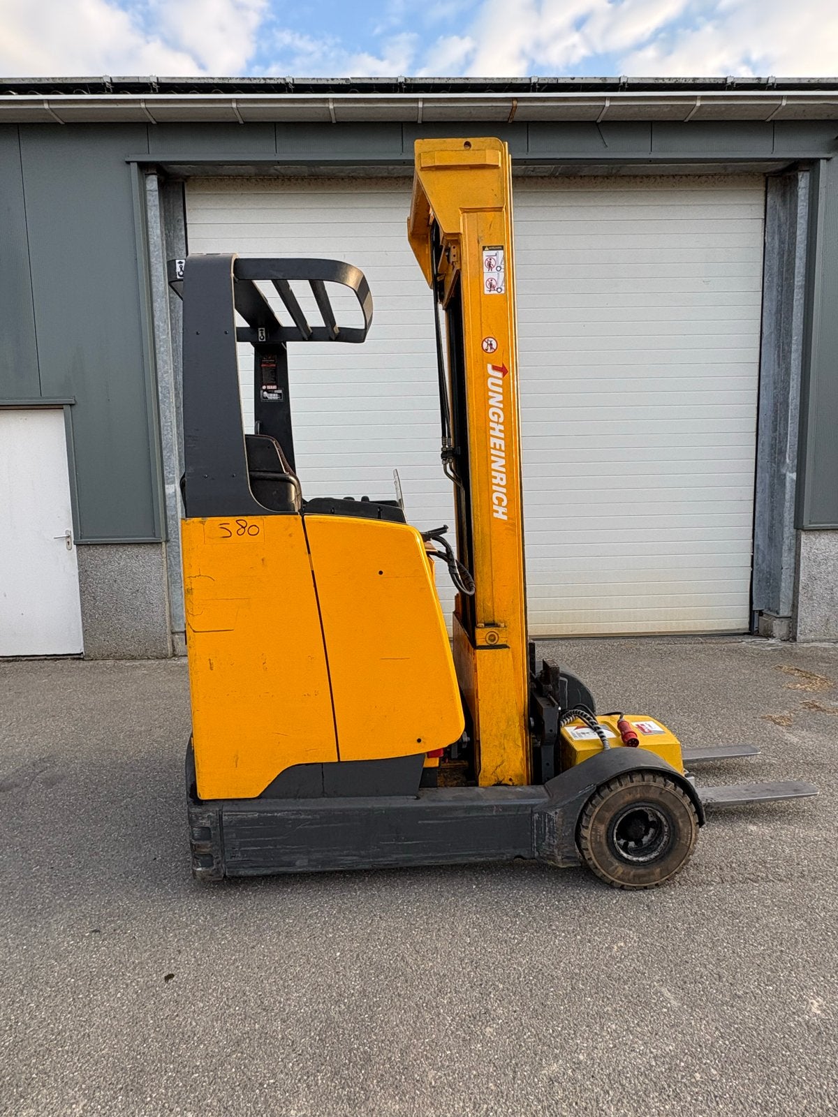 Jungheinrich Reachtruck - Elektrisch, 1000-2000 kg hefvermog, Zakelijke goederen, 1000 tot 2000 kg, Ophalen of Verzenden, Elektrisch