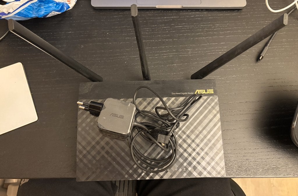 ASUS RT-AC66U B1 WIRELESS DUAL BAND GIGABIT ROUTER, Computers en Software, Routers en Modems, Ophalen, Zo goed als nieuw, Router