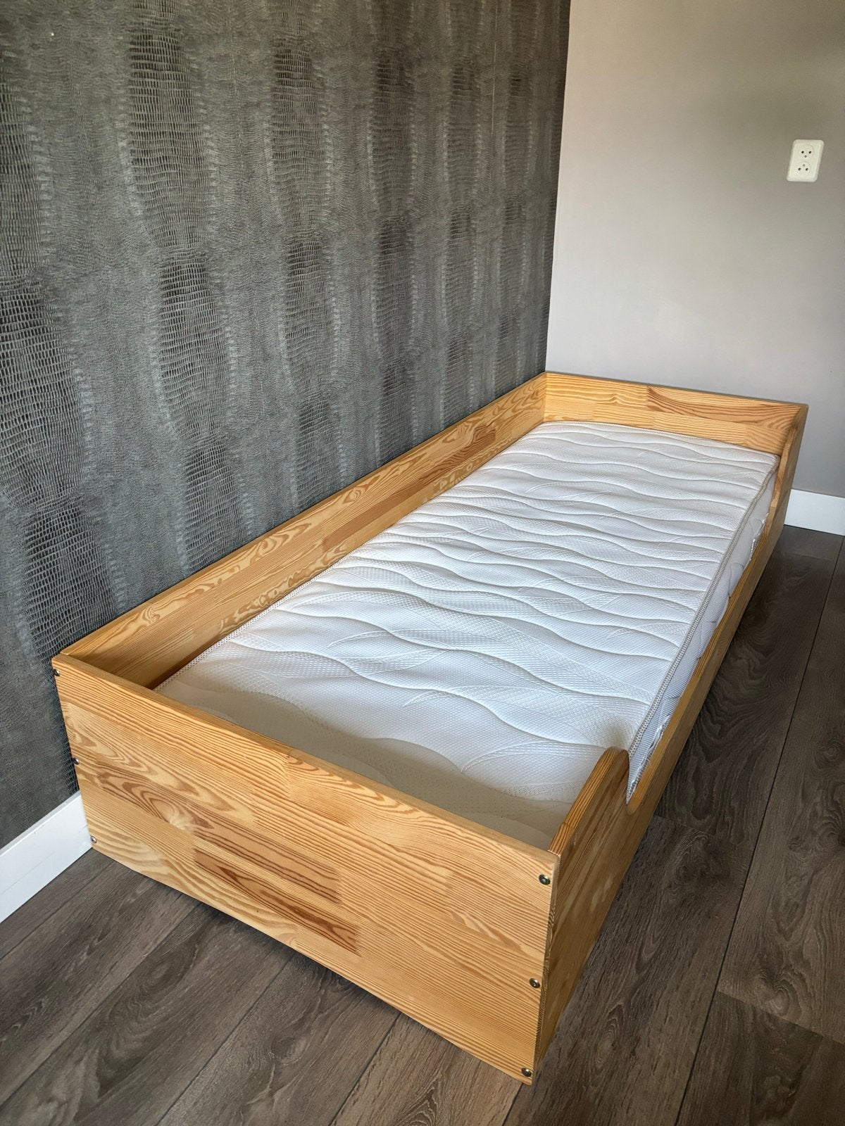 Petit Puk Montessori vloerbed Jip 90x200 cm, Ophalen, Gebruikt, 90 cm, Eenpersoons