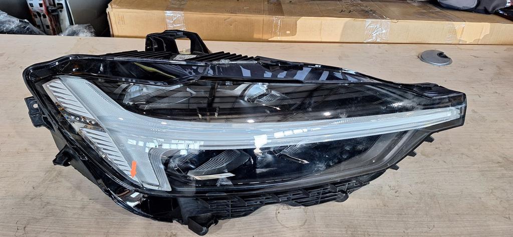 Volvo XC60 koplamp 32404706, Auto-onderdelen, Gebruikt, -, -, Ophalen of Verzenden