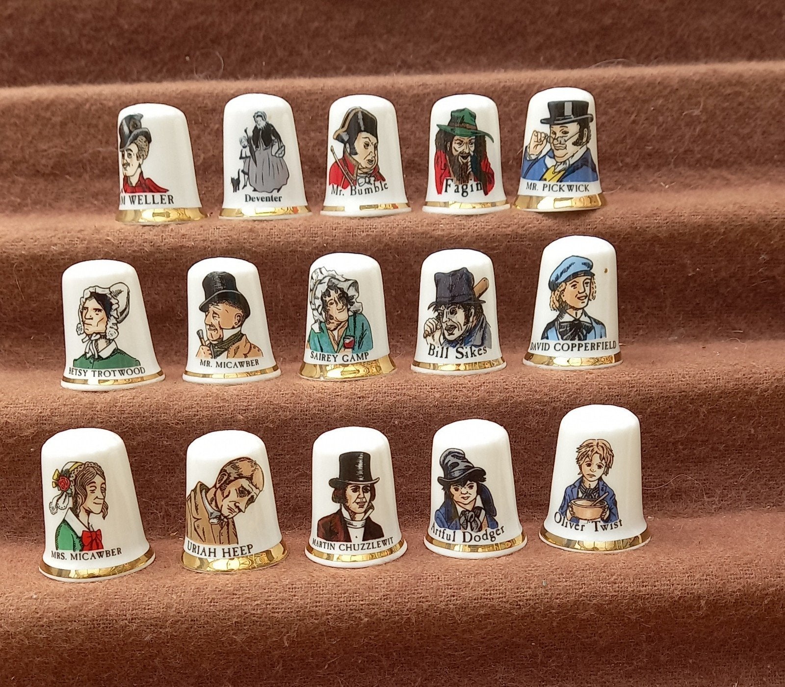 Set van 15 Charles Dickens vingerhoedjes, Verzamelen, Ophalen of Verzenden, Zo goed als nieuw