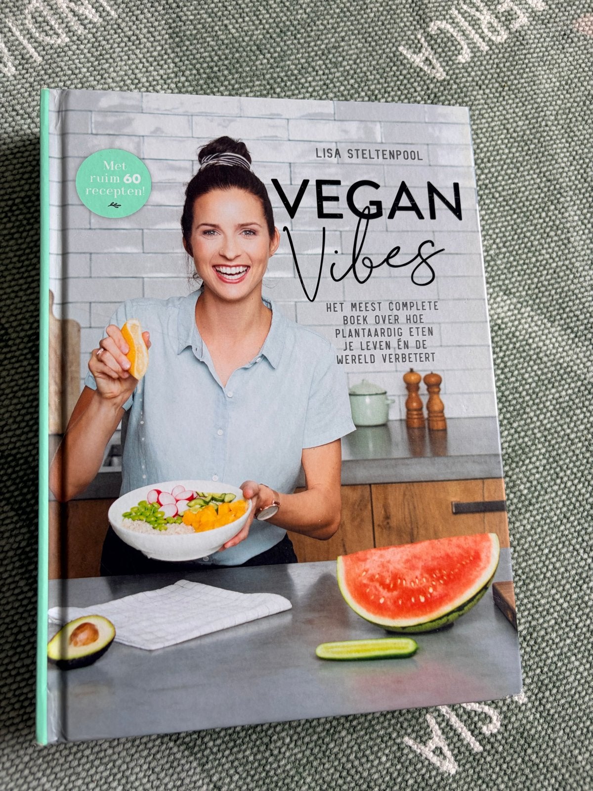 Vegan Vibes - Lisa Steltenpool, Boeken, Ophalen of Verzenden, Zo goed als nieuw, Dieet en Voeding