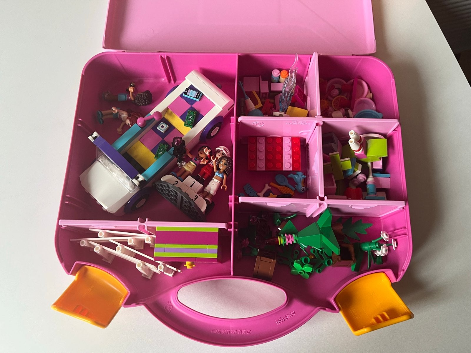 Grote set LEGO Friends met auto en opbergkoffer, Ophalen of Verzenden, Gebruikt, Overige merken