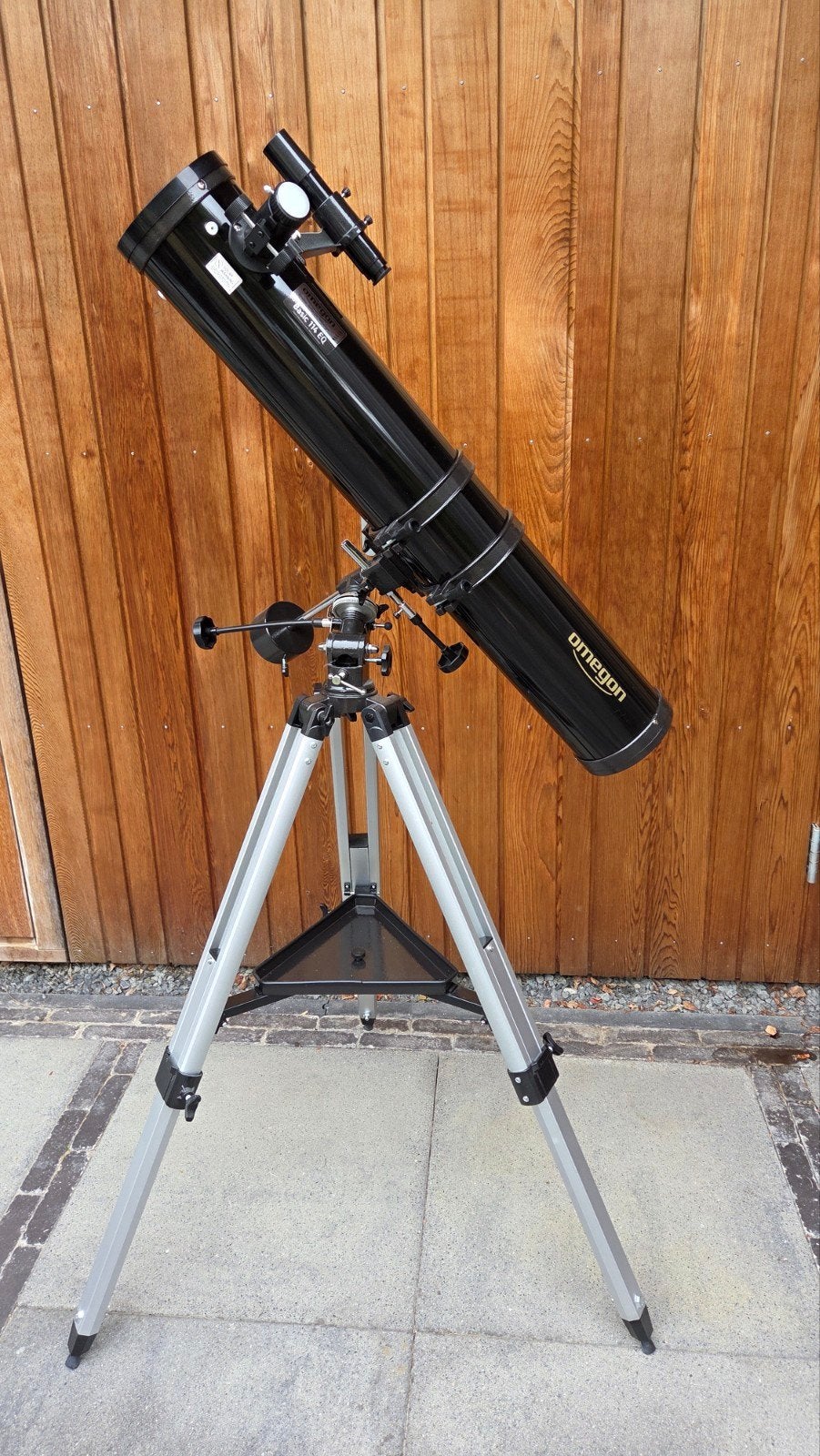 Omegon N114/900 EQ-1 Spiegeltelescoop met Statief, Ophalen, 80 tot 200 mm, Met statief, Spiegeltelescoop (reflector)