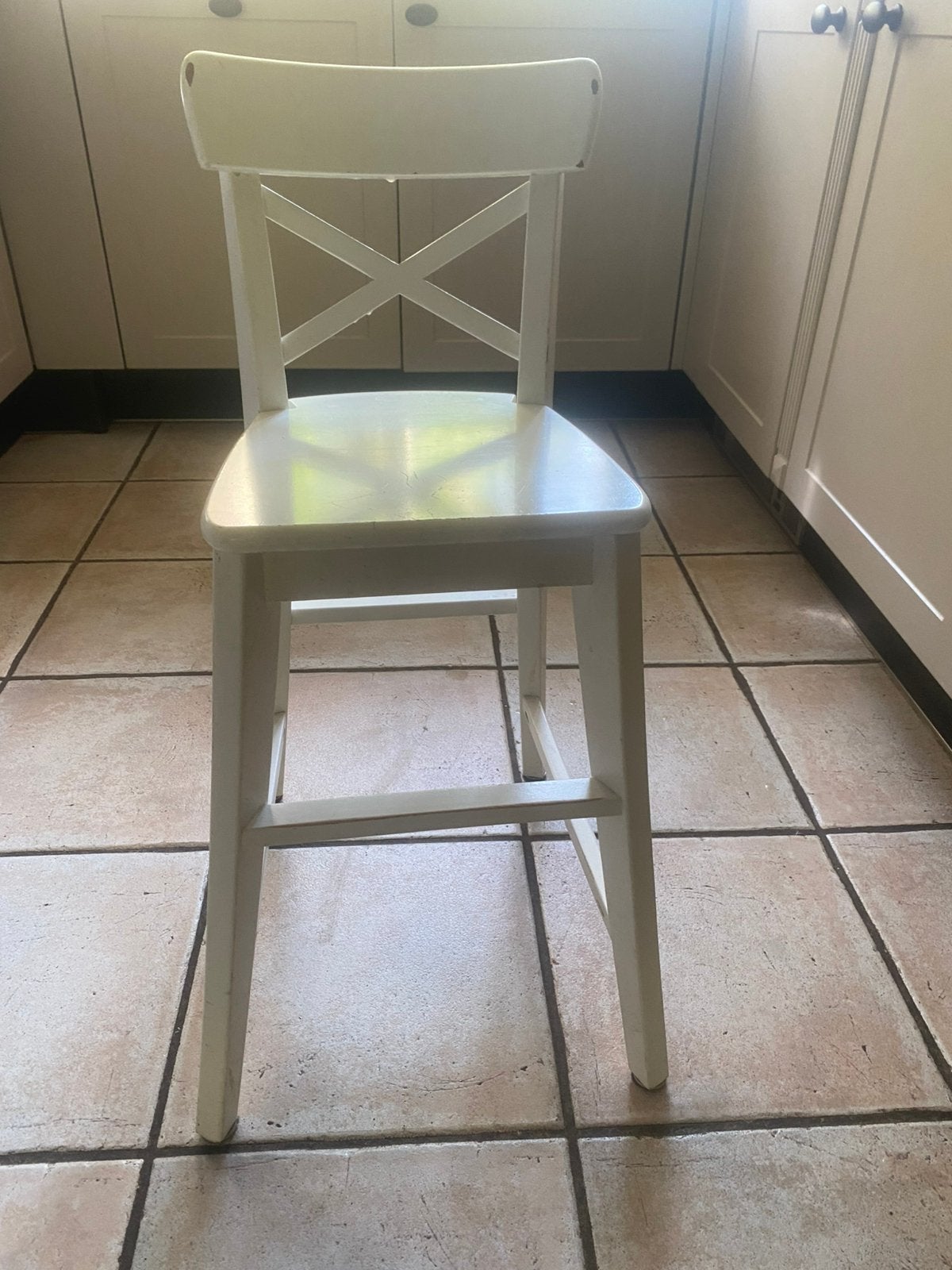 Stoeltje/kruk voor kinderen om hoog te zitten, Huis en Inrichting, Barkrukken, Ophalen, Gebruikt, Met voetsteun, 60 tot 90 cm