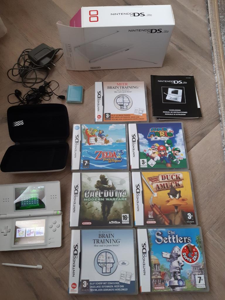 DS Lite, Spelcomputers en Games, Spelcomputers | Nintendo DS, Ophalen of Verzenden, Zo goed als nieuw, Wit, DS Lite