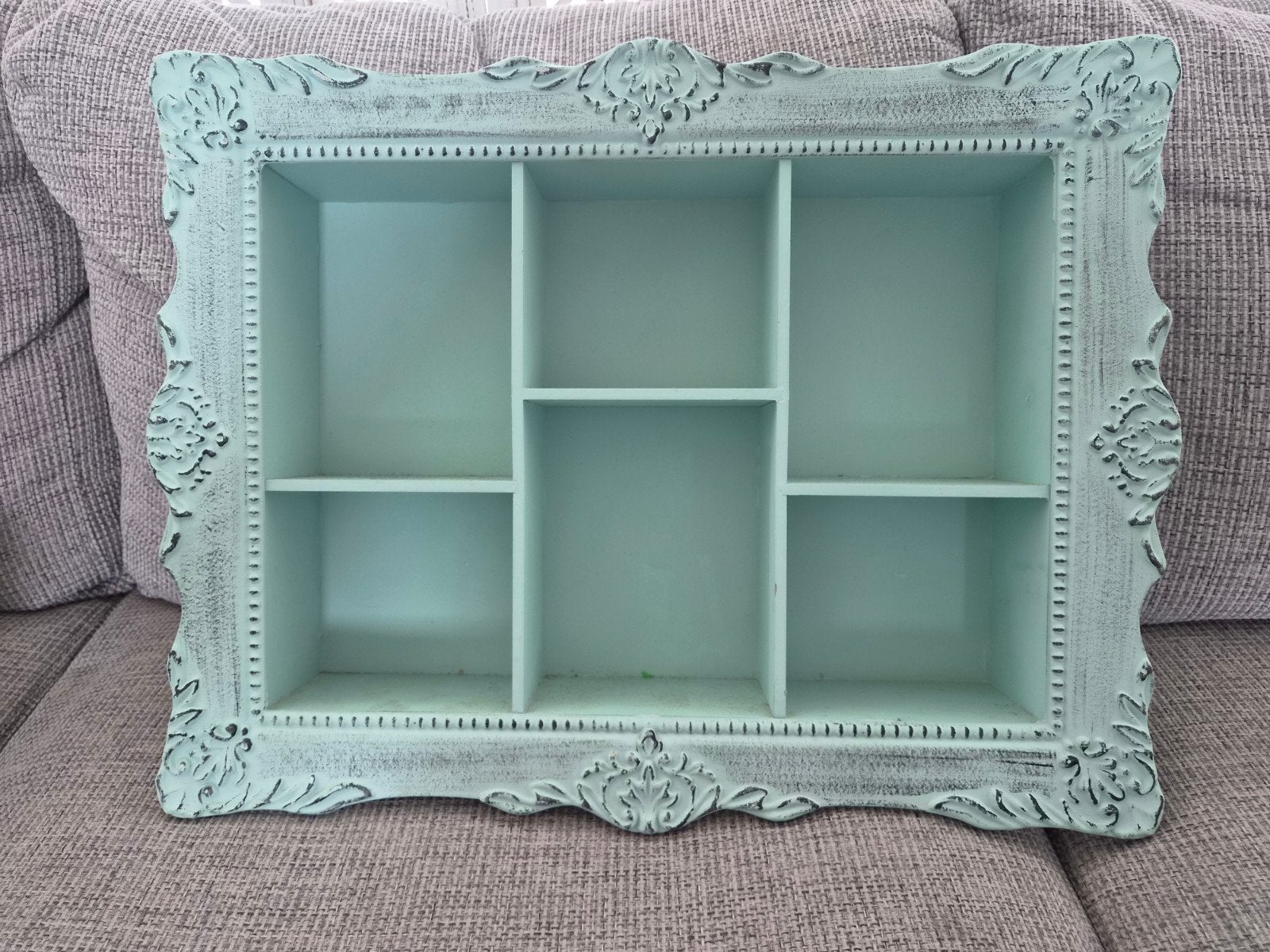 Decoratieve wandplank/vitrinekastje in vintage stijl, Huis en Inrichting, Woonaccessoires | Wandplanken en Boekenplanken, Ophalen