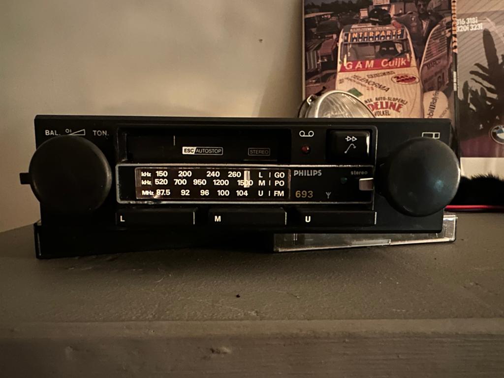Philips 693 oldtimer auto radio - cassette - getest!, Auto diversen, Autoradio's, Gebruikt, Ophalen of Verzenden
