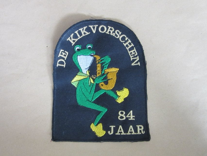 Carnaval embleem Oeteldonk De Kikvorschen 84 jaar, Verzenden, Zo goed als nieuw, Overige typen