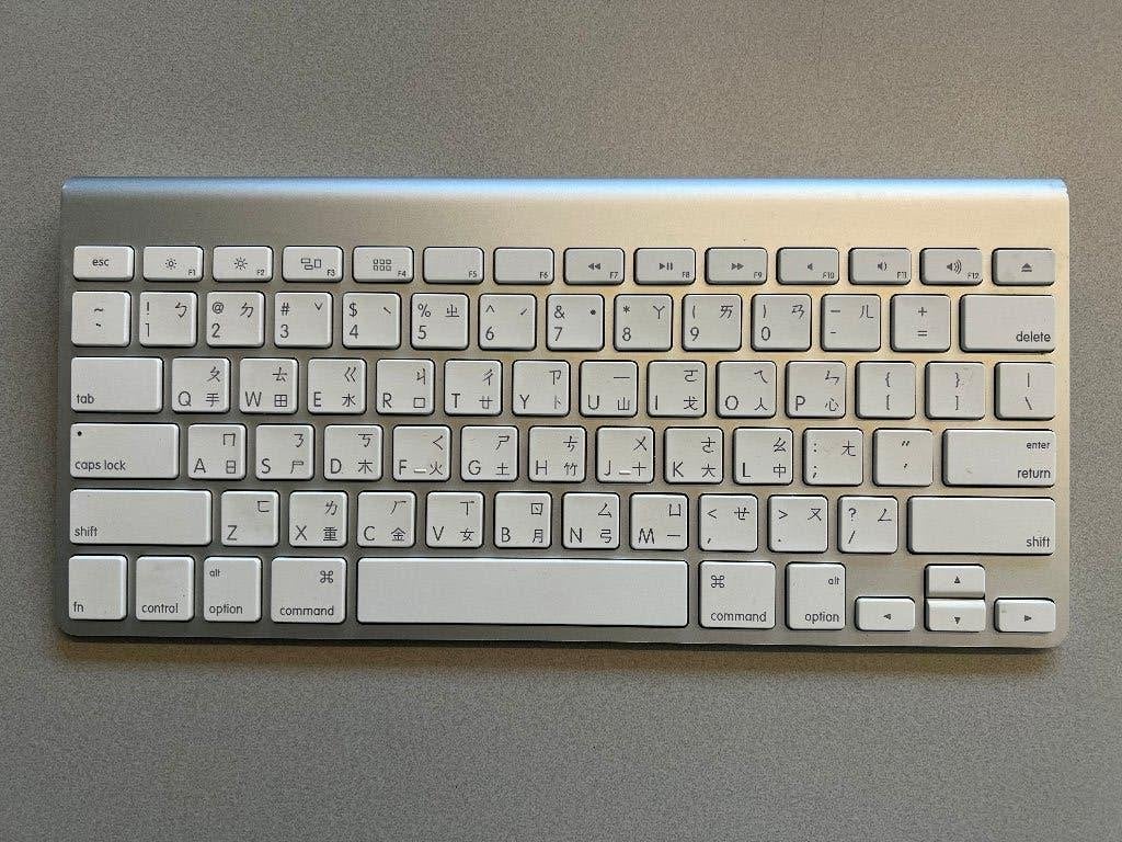 Apple toetsenbord A1314, Computers en Software, Toetsenborden, Ophalen of Verzenden, Qwerty, Draadloos, APPLE
