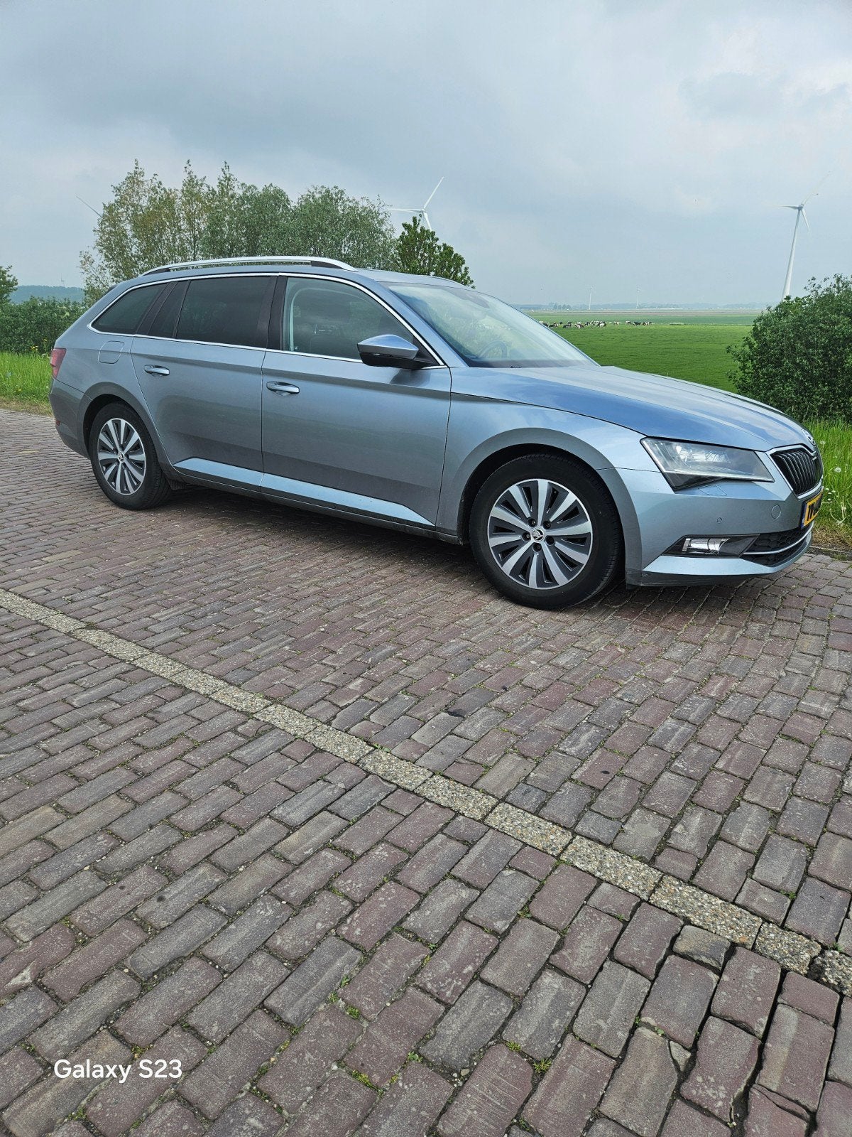 Skoda Superb 1.6 TDI 120pk DSG-7 Pano  Business grijs, Stof, 4 cilinders, Origineel Nederlands, Diesel