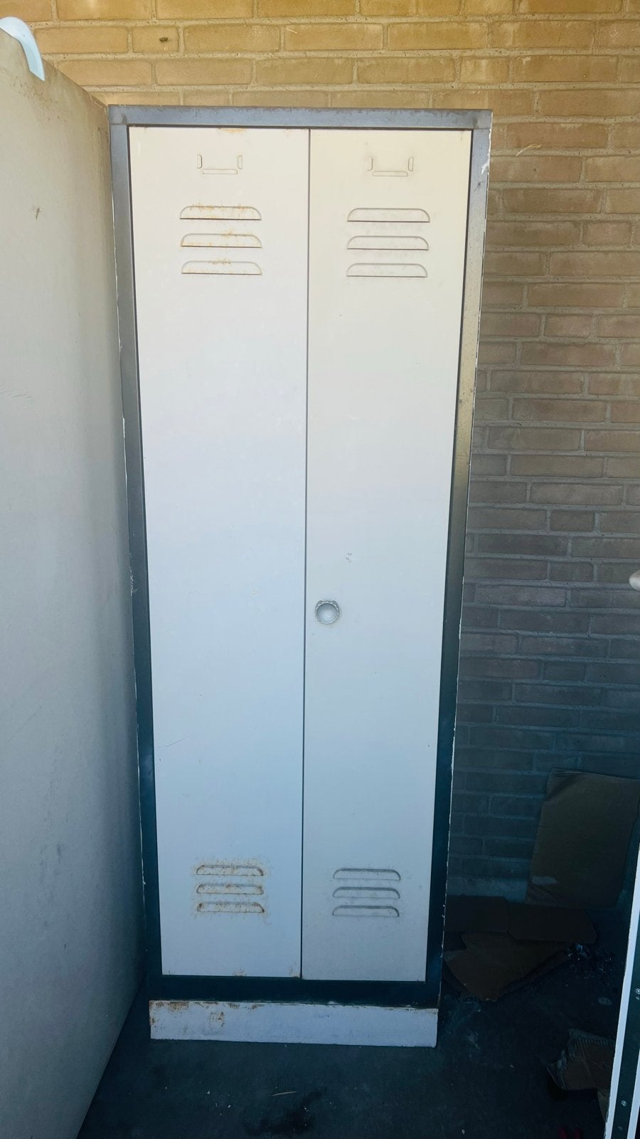 Metalen locker / met 2 deuren, Ophalen, Gebruikt